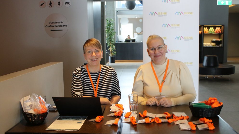 Sóley Björk Stefánsdóttir og Nanna Steina Höskuldsdóttir sáu m.a. um skráningu og tóku vel á móti ge…