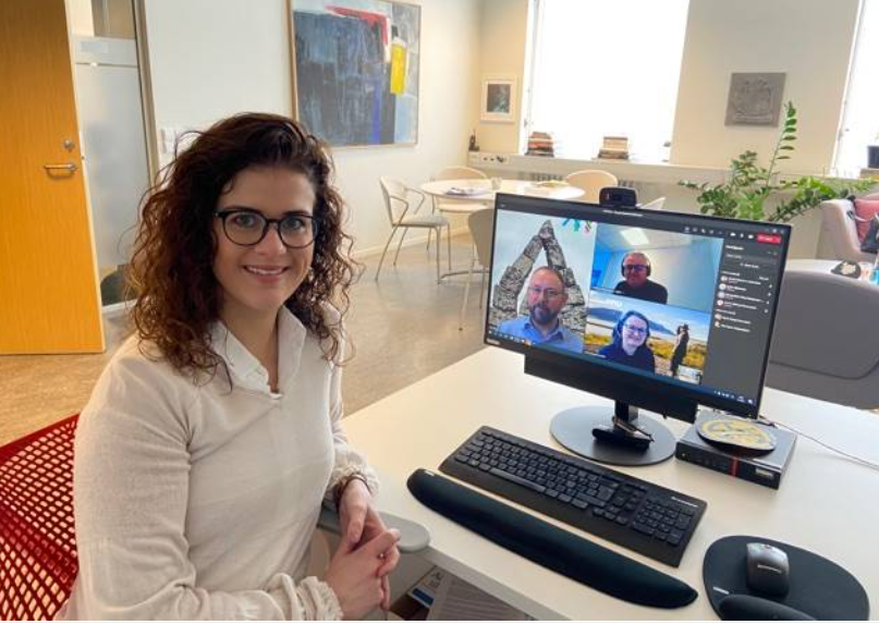 Frá undirritun samningsins í morgun