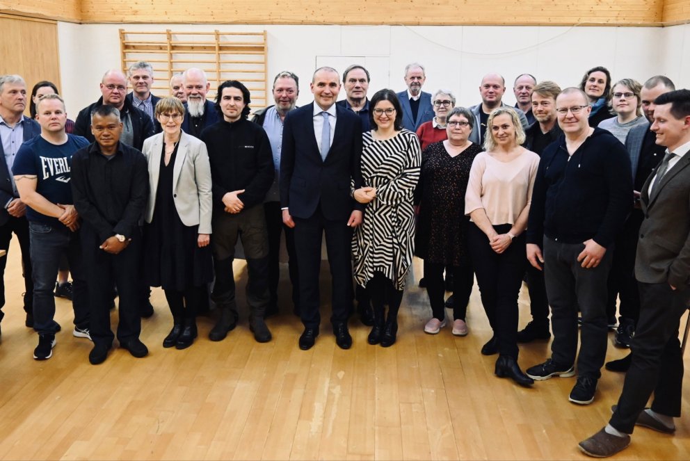 Forsetahjón með íbúum Bakkafjarðar.