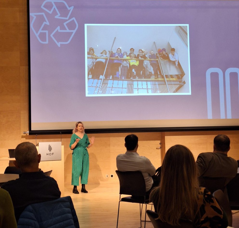 Saman gegn sóun í Hofi