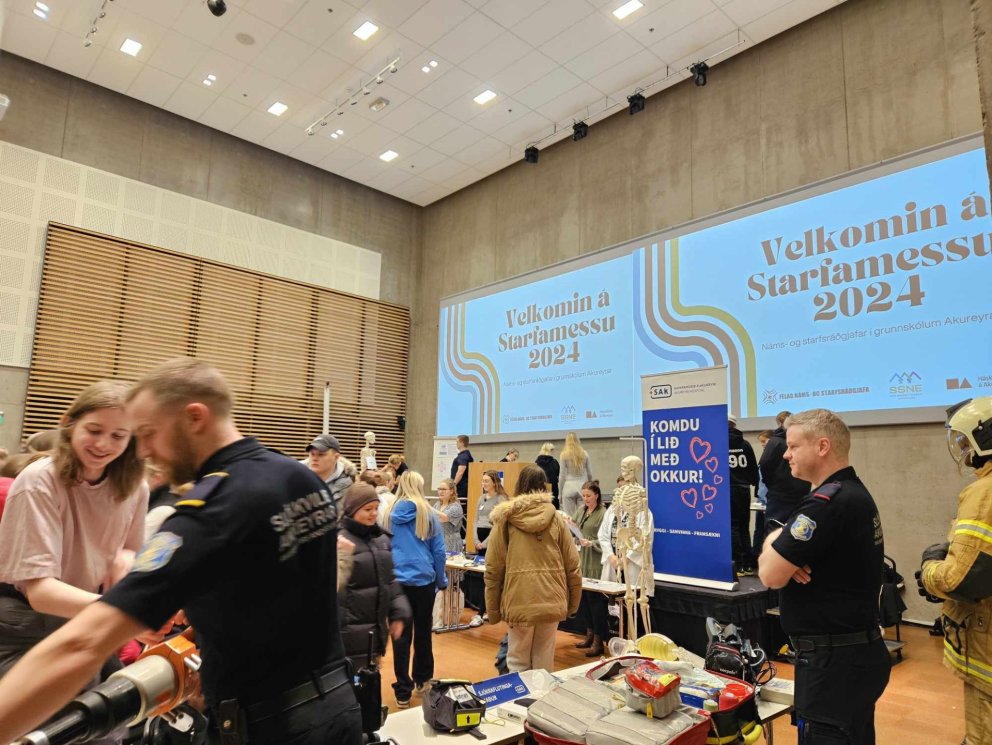 Spennandi starfamessa