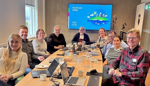Starfsfólk SSNE í fundarsal Þingeyjarsveitar í dag.