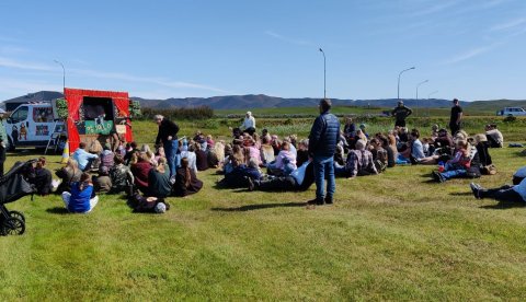 Sólstöðuhátíð á Kópaskeri 2025, eitt af fjölmörgum verkefnum sem fengu styrk í fyrstu úthlutun frumkvæðissjóðs BbII