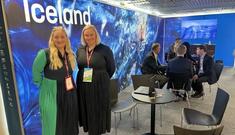 Anna Lind og Díana við Íslandsbásinn á MIPIM ráðstefnunni 2024