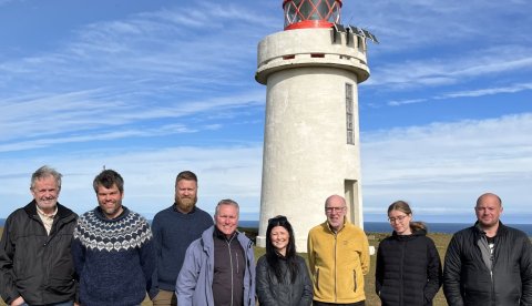 Starfshópurinn ásamt sveitarstjórnarfulltrúum við Font, Langanesi.