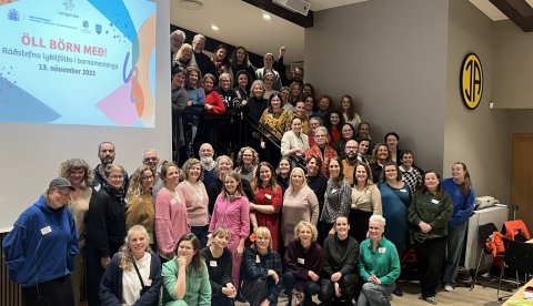 Hluti hópsins samankominn á Akranesi